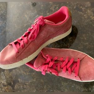 Men’s retro suede Puma size 10.5 fashion sneakers shoes EUC